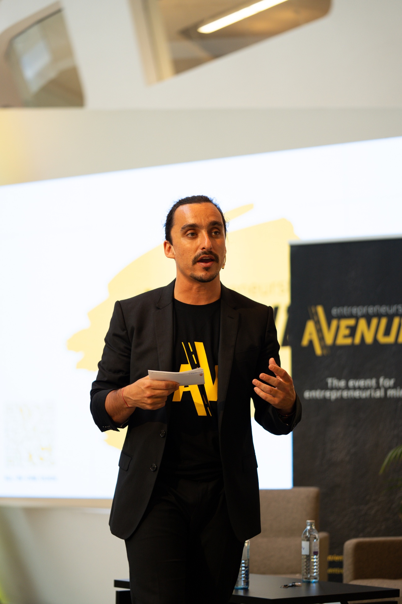 Startup pitch moderation